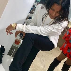 Meet your Posher, Brittney